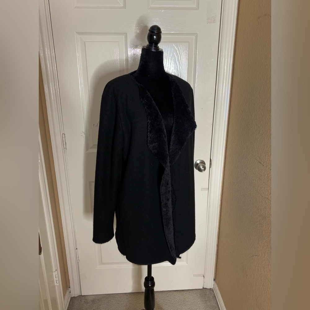UGG Abriana Black Fleece Faux Fur Lined Shawl Cardigan Size Medium Women​​ - Picture 5 of 11